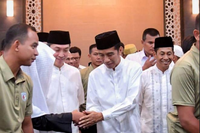 Jokowi Tarwih pertama di Bogor