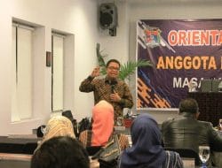 Sekprov Sulbar Berikan Pembekalan Pada 30 Anggota DPRD Mamuju