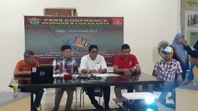 IKA Unhas Galang Renstra Melalui Semiloka