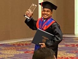 Ketua Fraksi PKB Pinrang Telah Berhasil Meraih Study Magisternya