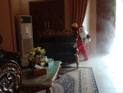 PMI Sulbar Lakukan Penyemprotan Sejumlah Kantor