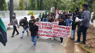 Aliansi Mahasiswa Polman Bersatu Tuntut Bupati Copot Jabatan Kepala RSUD Polman