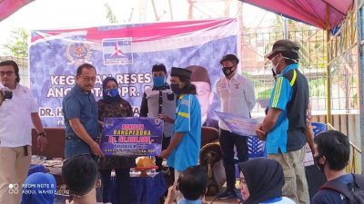 Reses di Kecamatan Tapalang, SDK Kembali Salurkan Bantuan ke Warga
