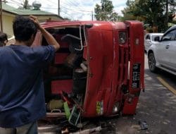 Lakalantas di Barebbo, Toyota Rino Oleng Tak Terkendali Karena Kecepatan Tinggi