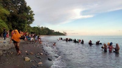 Setelah Gunung Emas di Kongo, Butiran Emas bermunculan di Pesisir Pantai Maluku Tengah