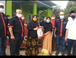 Bupati Berau bersama KKMB Gelar Bagi-bagi Sembako di Empat Kecamatan