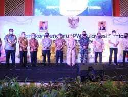 Peduli Perkembangan Pers, Kapolda Sulsel Dianugerahi Award dari PWI Sulsel