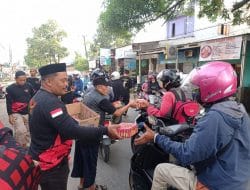 Komunitas Passapedana dan Pammotorna Tamangapa Berbagi Takjil Bersama