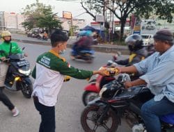 Beasiswa Cendikia Baznas UIN Alauddin Berbagi Takjil