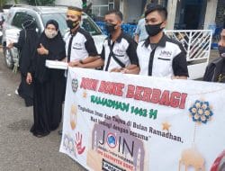 Jurnalis Online Indonesia (JOIN) DPD Bone, Berbagi Takjil Jelang Buka Puasa