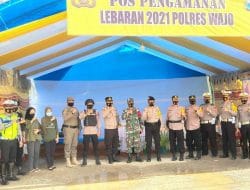 Pantau Posko Penyekatan Mudik, Pejabat Polres Wajo Minta Petugas Utamakan Sikap Humanis