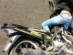 Lakalantas di Desa Selli, Korban Dilarikan ke RSU. Tenriawaru