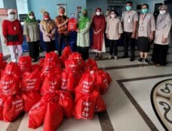 Sambut Kemerdekaan RI, IIDI Cabang Makassar Berbagi Kepada Nakes & Korban Kebakaran