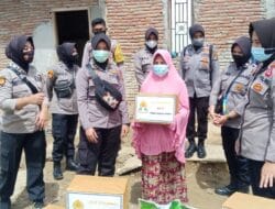 Sambut HUT ke-73, Polwan Polres Polman Gelar Baksos di Desa Riso