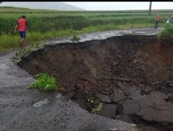 Akses Jalur Sinjai – Malino Terputus Akibat Jalan Ambruk