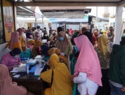 Ajak Masyarakat Vaksinasi, Kapolsek Polewali Berikan Doorprize