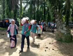 Komunitas Sahabat Sabila Bagikan Sembako ke Kaum Duafa di Parit Bindu