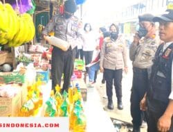 Tim Gabungan dari Polres Polman dan Disperindag Sidak Migor di Pasar Sentral Pekkabata