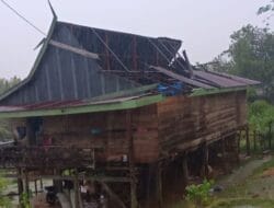 Angin Puting Beliung Libas 17 Rumah Warga di Bone