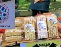 Dukung Program Pemda, IUMKM AkuMandiri Bone Ikut Andil di Pasar Murah