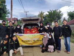 Penghujung Bulan Ramadan, PSB Bone Sangdara Berbagi Paket Sembako di Kajuara