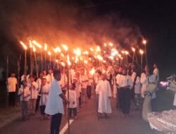 Sambut Idul Fitri 1443 H, HPMG dan Masyarakat Desa Gorua Morotai Utara Gelar Pawai Obor
