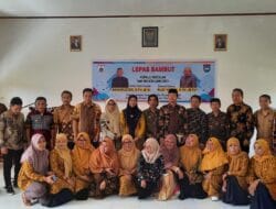 Lepas Sambut Kepsek SMKN Limboro Polman Diwarnai Rasa Haru