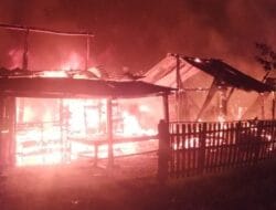 Kebakaran Hanguskan Lima Rumah di Desa Wanuawaru Bone