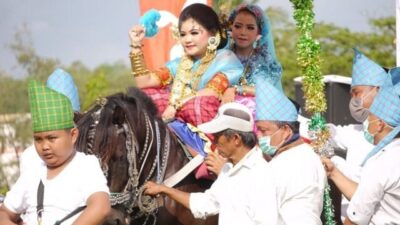 Disdikbud Sulbar Lestarikan Budaya Mandar Melalui Festival Budaya Sayyang Pattuqdu