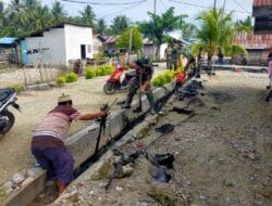 Ciptakan Lingkungan Bersih, Babinsa Pombalowo bersama Warga Gelar Kerja Bakti