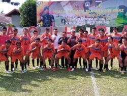 Ibrahim Hafid Sumbang Kostum Sepak Bola untuk Club Damar FC