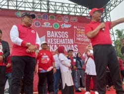 Baksos IKA Unhas, Andi Amran Sulaiman: Mari Berbagi ke Sesama