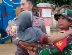 Aksi Heroik TNI dan POLRI Selamatkan Lansia yang Terjebak Banjir di Torue, Netizen: Bravo