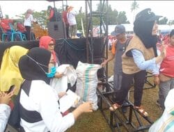 Jalan Santai Anti Mager IKA UNHAS di Bone Kumpulkan 125 kg Sampah
