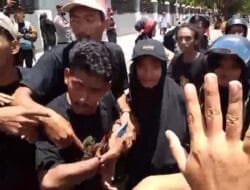 Putri Diana Diduga Dianiaya Oknum Polisi saat Demonstrasi di DPRD Morotai