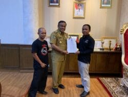Bupati Bone Serahkan Perbup PPPH Bagi Penyandang Disabilitas