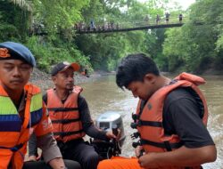 Seorang Kakek di Soppeng Tercebur ke Sungai, Tim SAR Brimob Masih Lakukan Pencarian