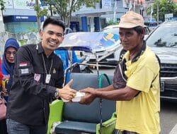 Supriadi Berbagi Nasi Dos di Jumat Berkah