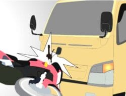 Pemotor Tabrak Truk di Lamuru Bone, Korban Terbaring di Soppeng