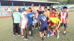 Porprov IX: Tim Sepak Bola Parimo Uji Coba Lapangan Stadion Kilongan Luwuk