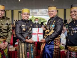 Gubernur Sulsel Kembali Berikan Bantuan Keuangan ke Luwu di Hari Jadi Belopa