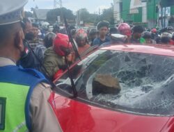 Diduga Isi BBM Lalu Kabur, Mobil di Makassar Diadang Warga