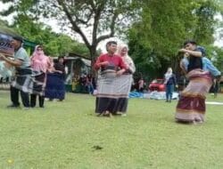 Rayakan HPN, Jurnalis di Bone ‘Healing’ di Pantai Tete