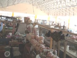 Pasar Rakyat Gotalamo Sepi Pengunjung, Pedagang “Meringis”