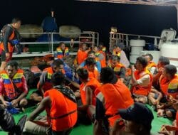 Alami Mati Mesin, 23 Nelayan Asal Maumere Dievakuasi di Perairan Pulau Babi