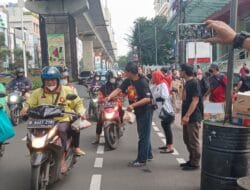 Jalankan Instruksi Prabowo, SATRIA Bagikan Takjil Selama Ramadhan
