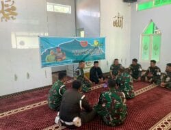 Personel Denpom XIV/1 Bone Serahkan Zakat Fitrah
