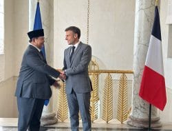 Prabowo Disambut Hangat Oleh Presiden Immanuel Macron di Istana Élysée