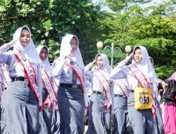 59 Barisan Peserta Gerak Jalan Indah Meriahkan HUT RI ke- 78 di Bone