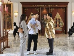 Prabowo Subianto “Gemoy” Dikunjungi Raffi Nagita dan Cipung di Kemhan